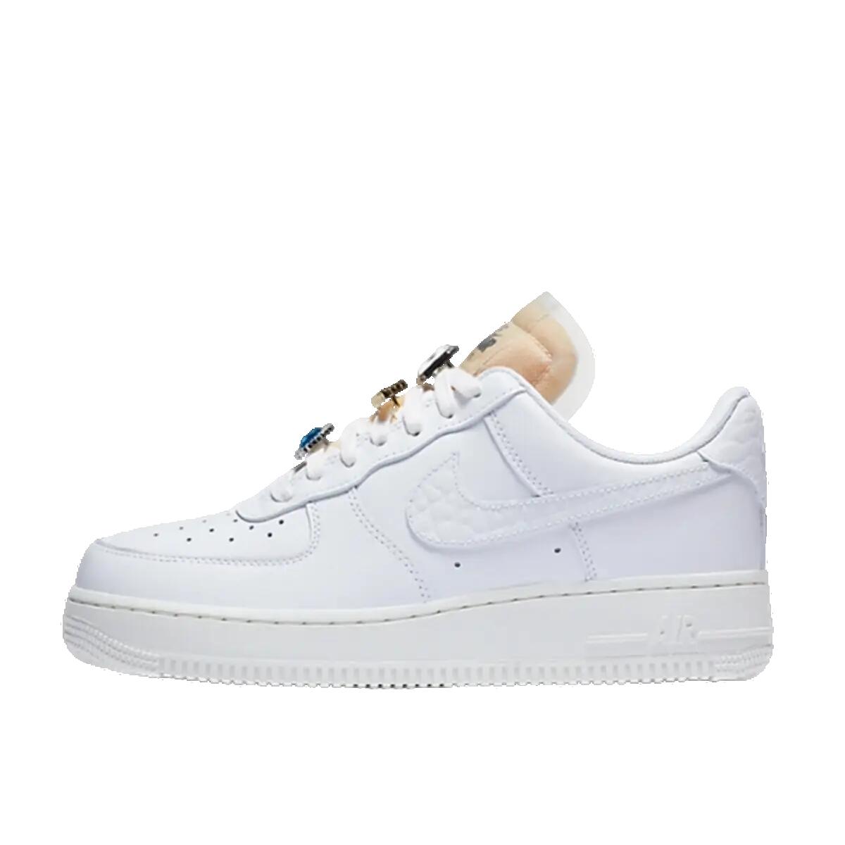 NIKE picture