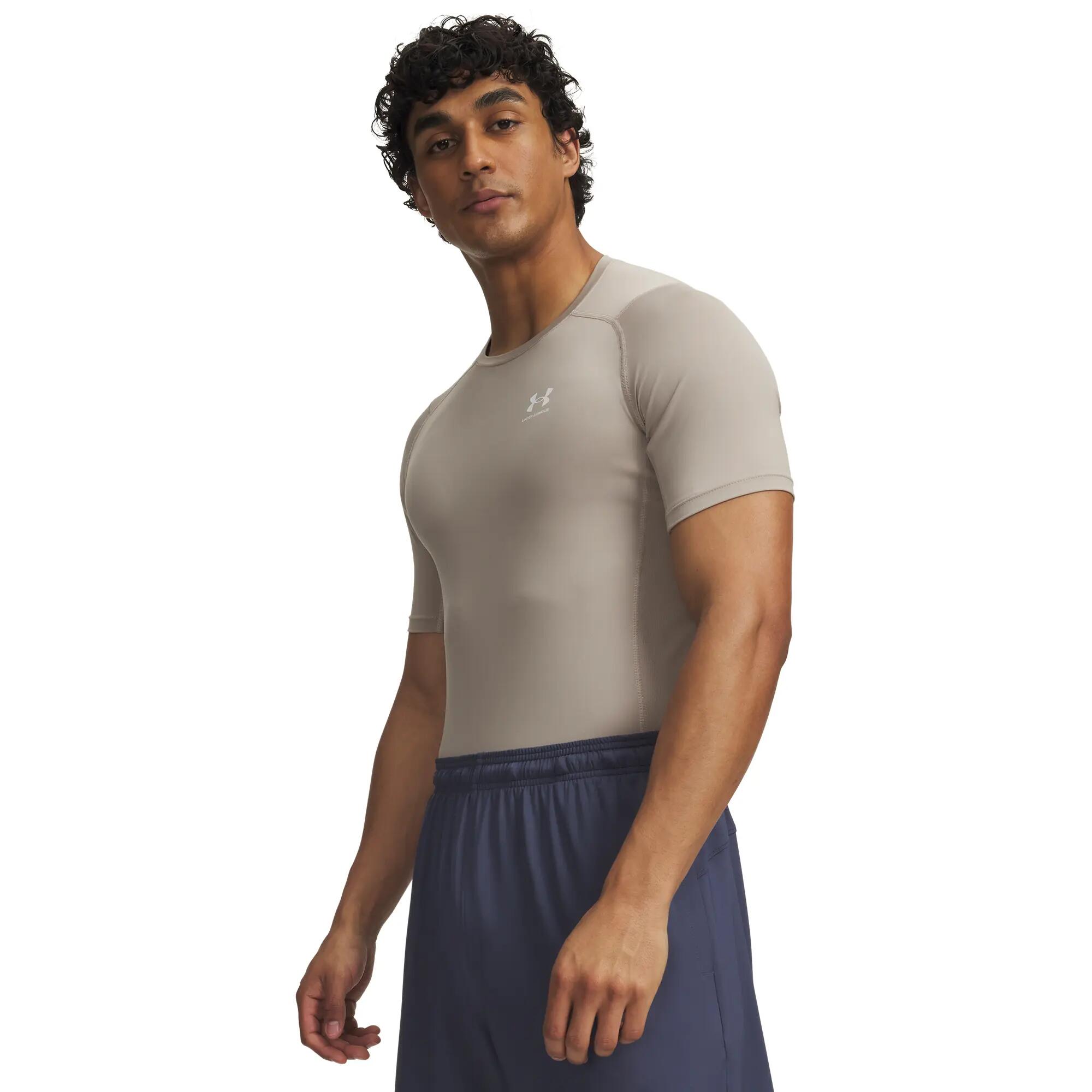 UNDER ARMOUR picture
