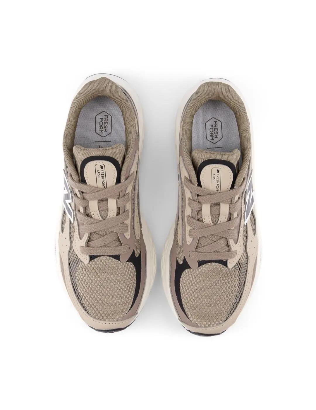 Sneakers da donna New Balance Fresh Foam Arishi V4 marroni. 4/5