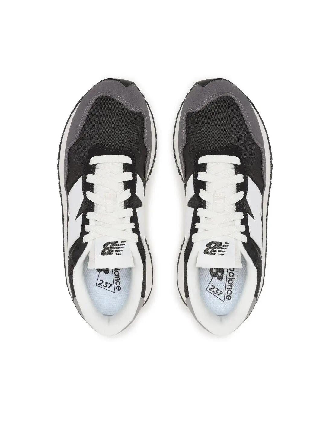 Damenschuhe New Balance Schwarz. 4/5