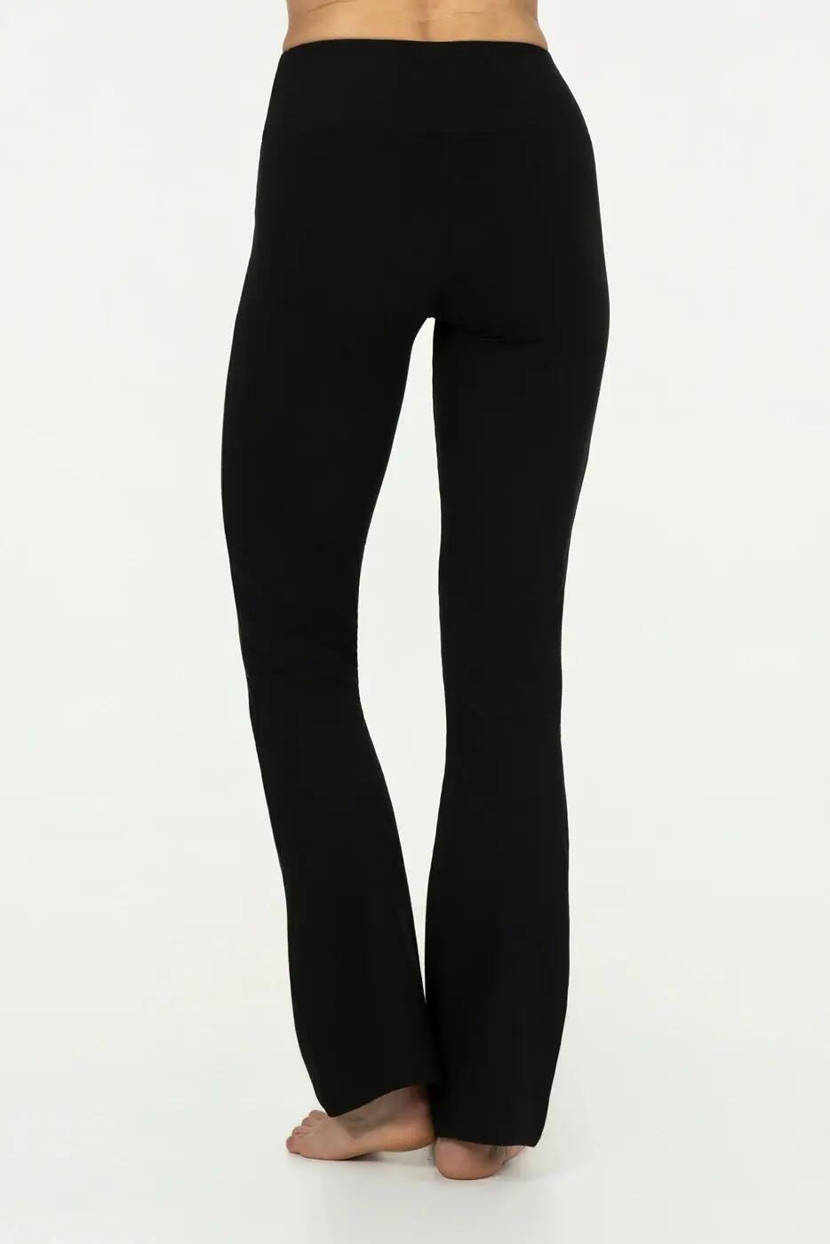 Pantalon de Yoga/Pilates Anandafied avec jambes évasées sur les hanches  - Noir 3/5