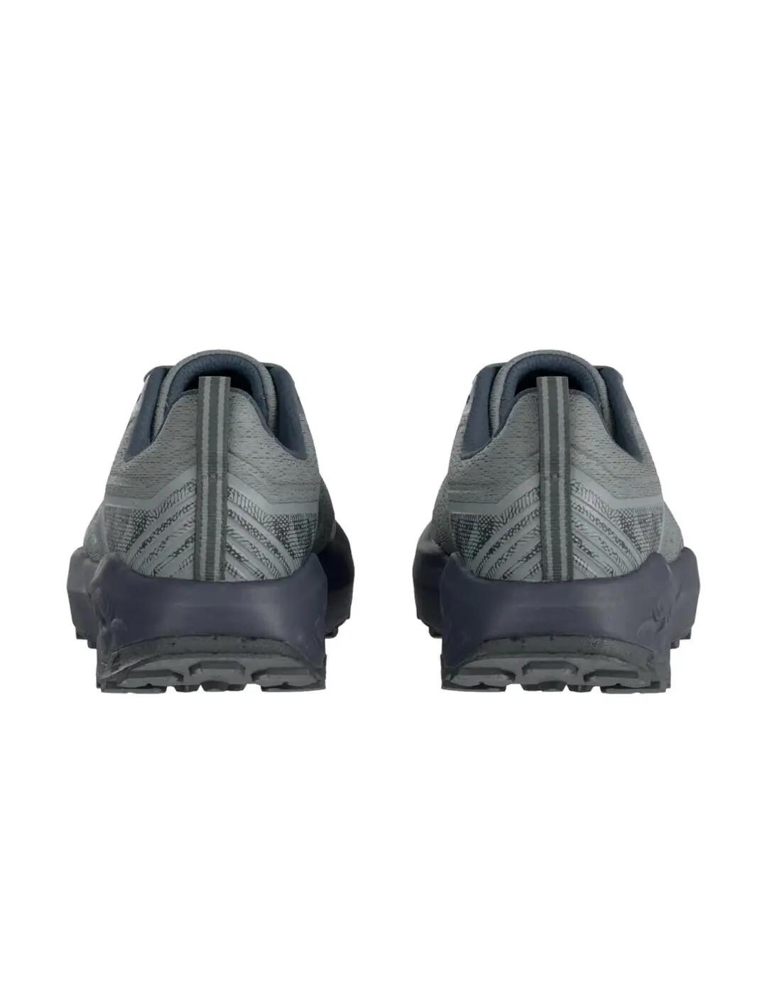 Turnschuhe für Männer New Balance Grau. 4/4