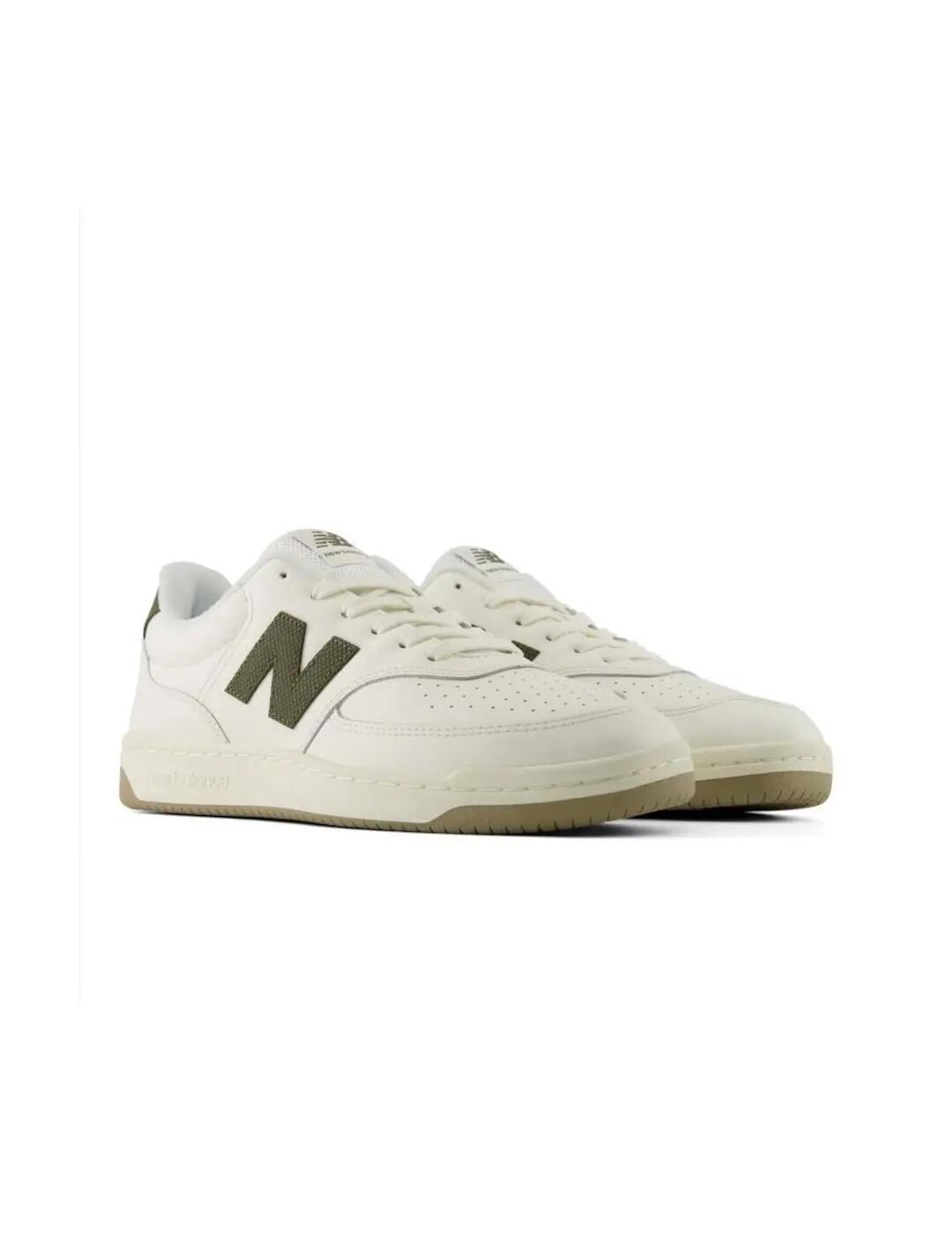Chaussures pour hommes New Balance beige. 3/5