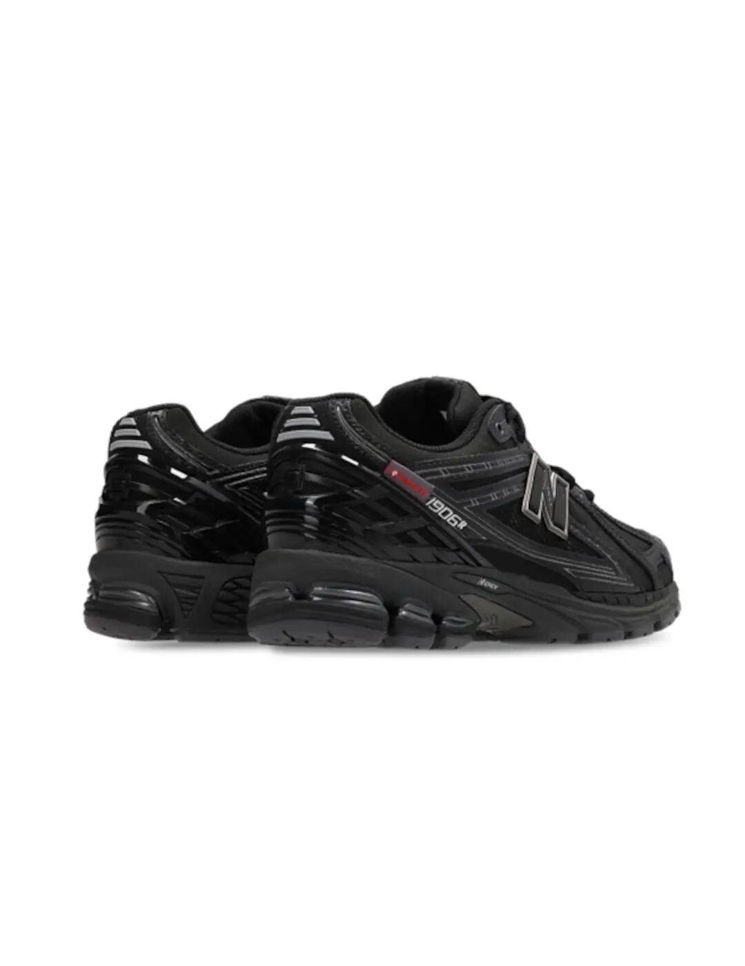Chaussures pour homme New balance noir. 4/6