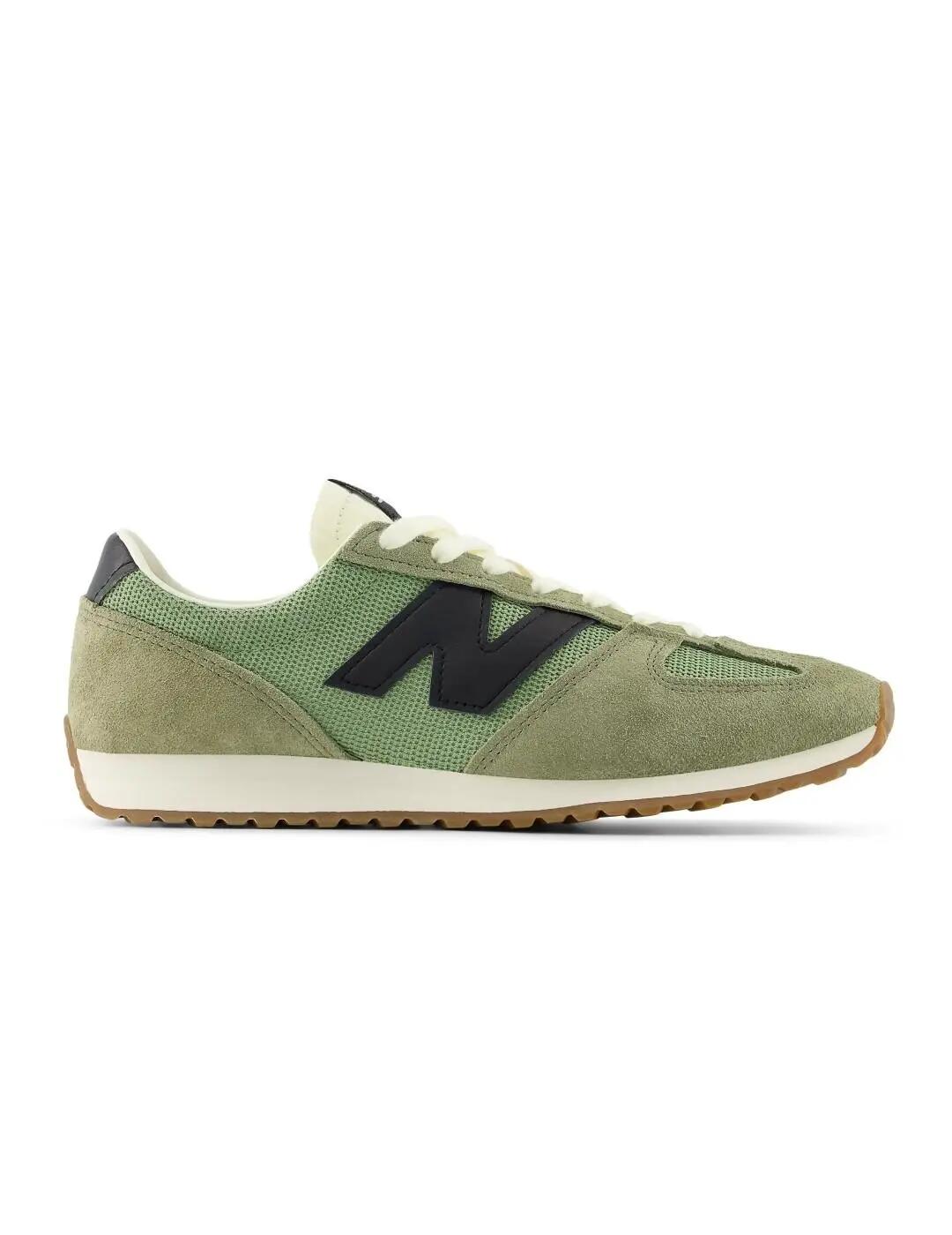 NEW BALANCE picture