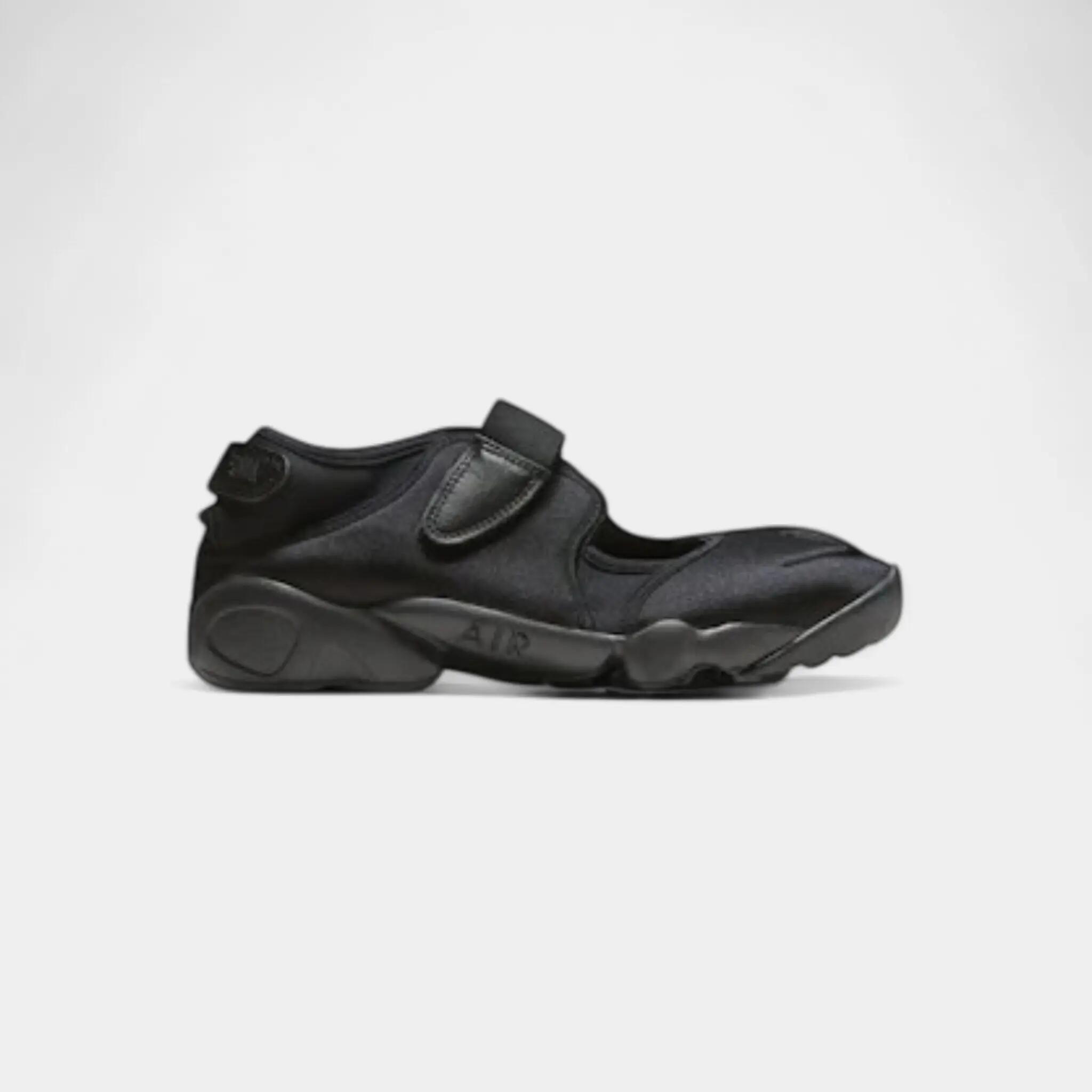 NIKE picture
