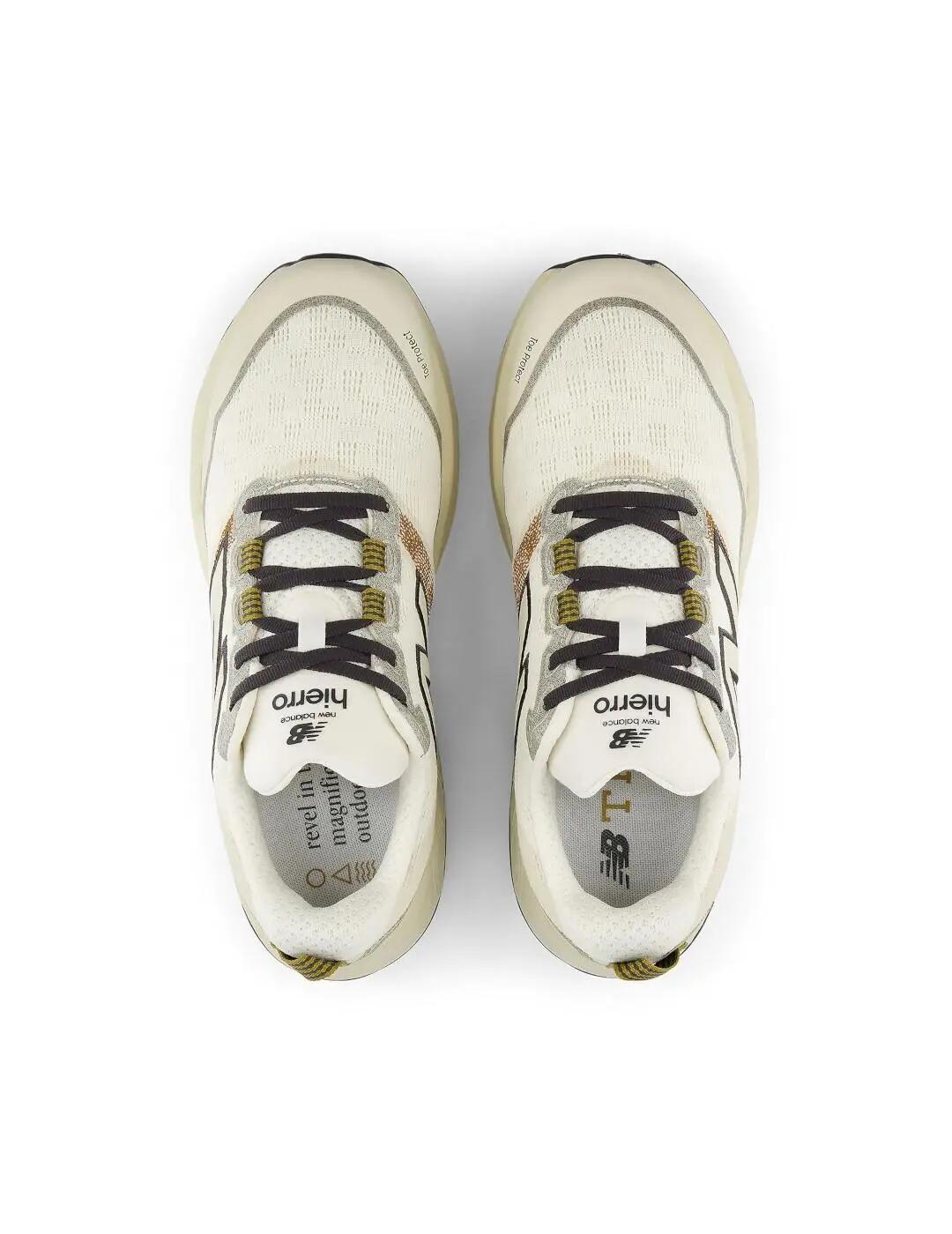 Tênis masculino New Balance Bege. 4/6