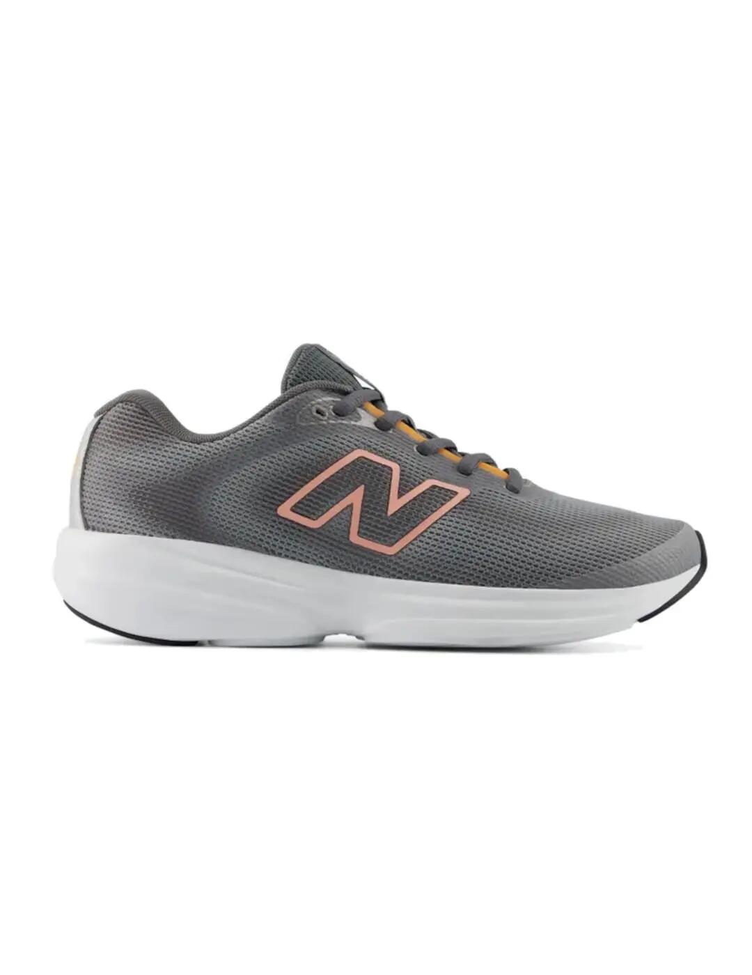 NEW BALANCE picture