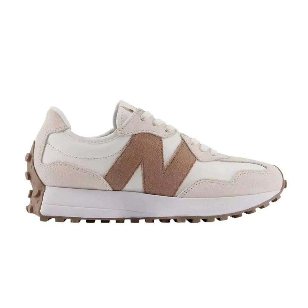 Обувки New Balance за жени бежови.