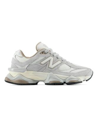 Chaussures pour femmes New Balance Grises.
