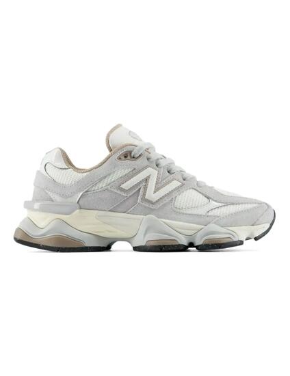 Chaussures pour femmes New Balance Grises.
