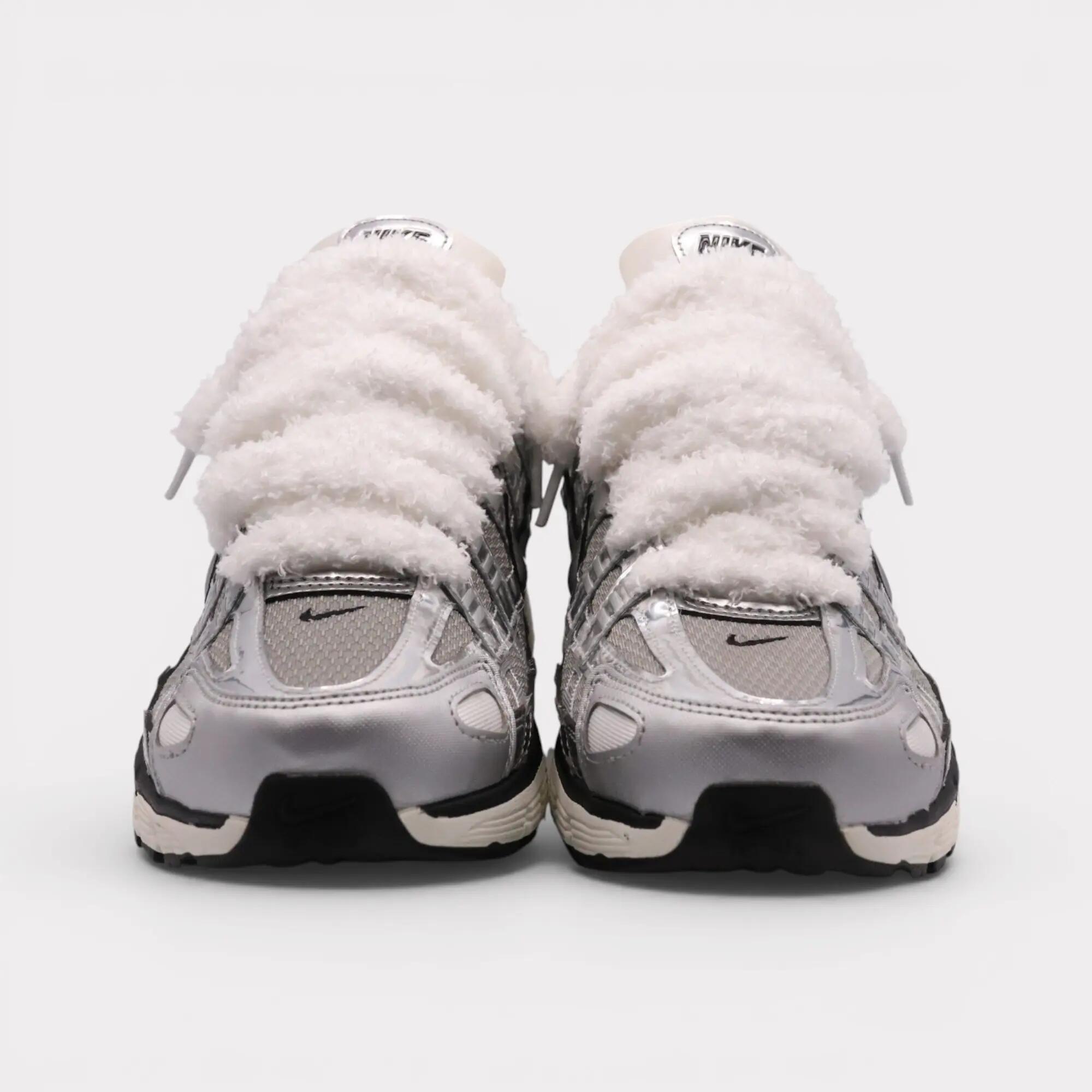 Nike P-6000 Metallic Silver 5/7