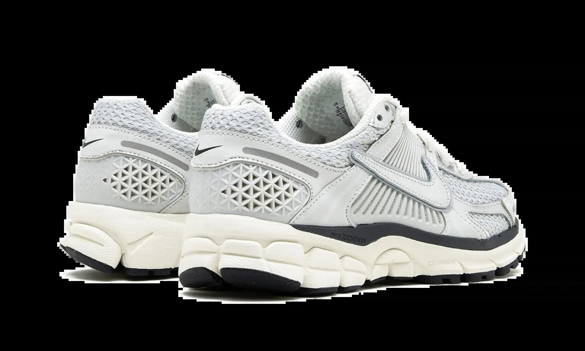 Scarpe - Running - Ammortizzate - Zoom Vomero 5 - Photon Dust 3/6