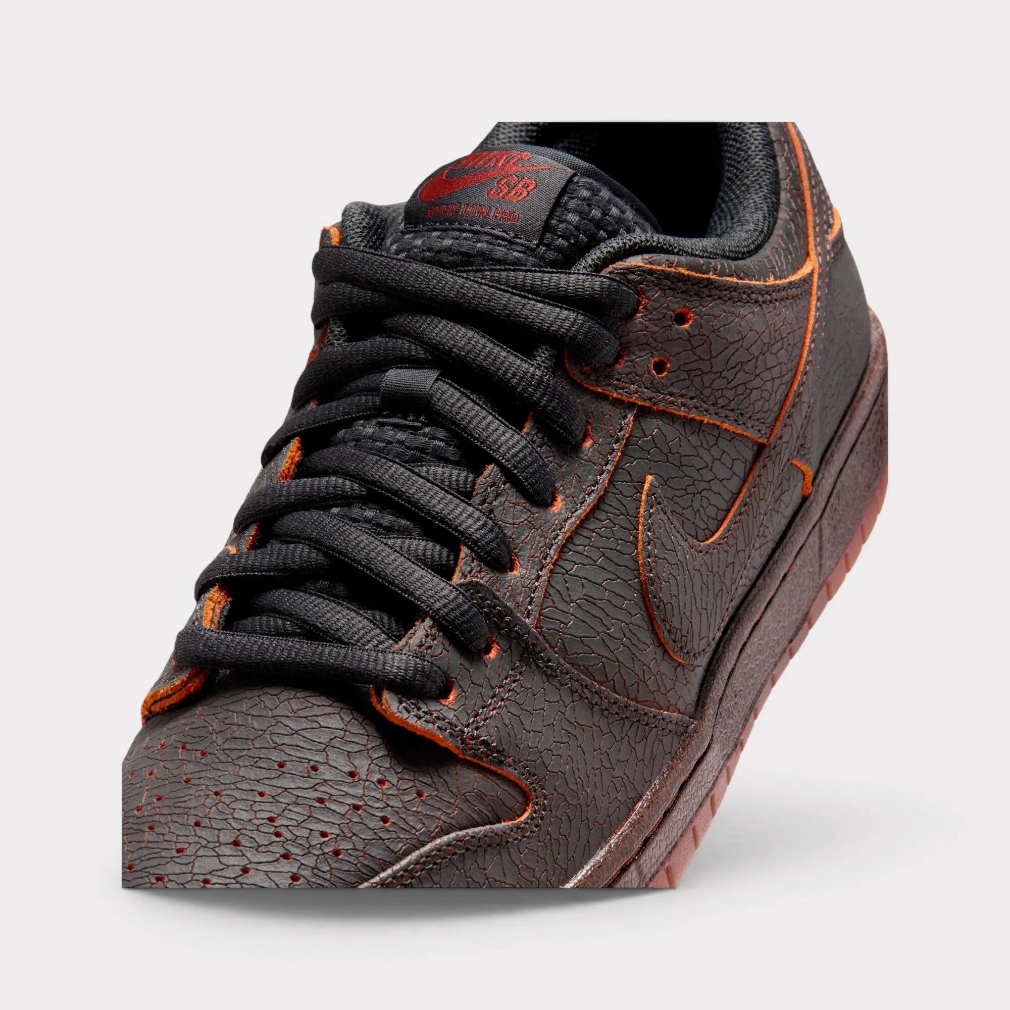 Nike Dunk SB Low Krampus 7/7