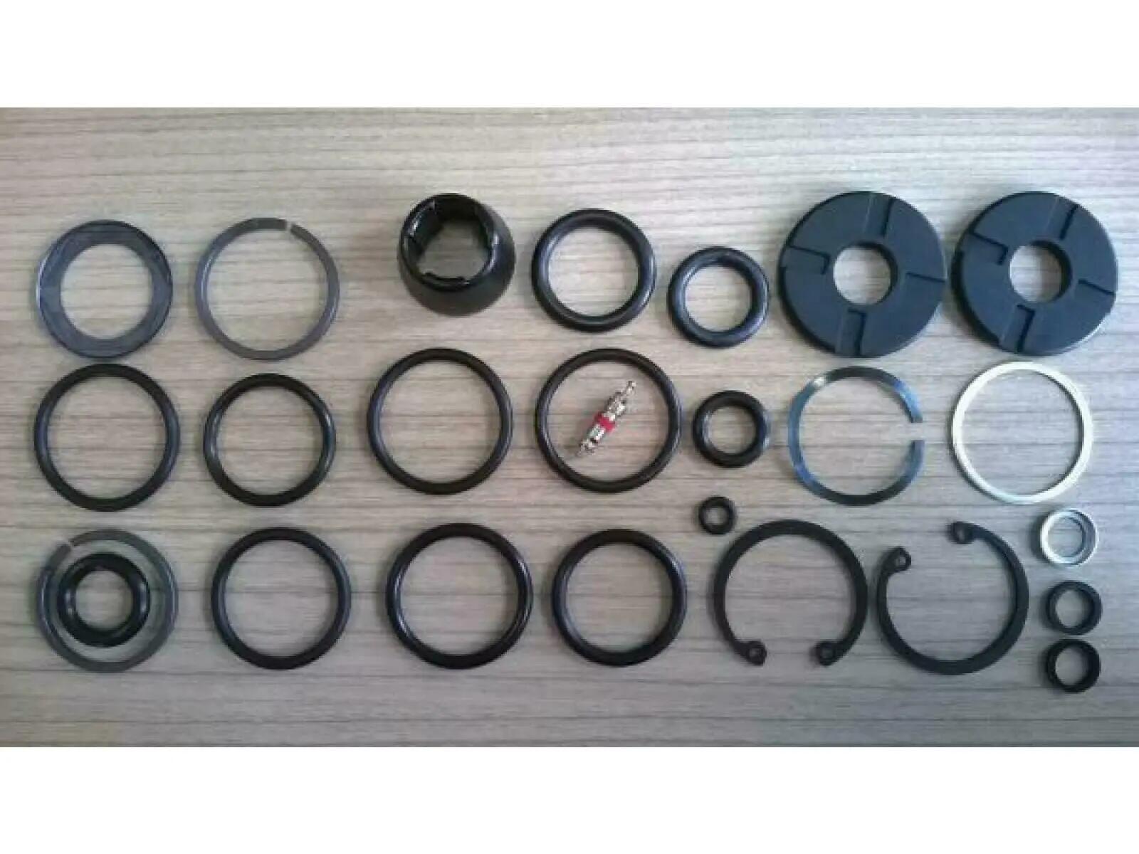 RockShox kit servizio forcella Revelation Dual Position Air. 1/1