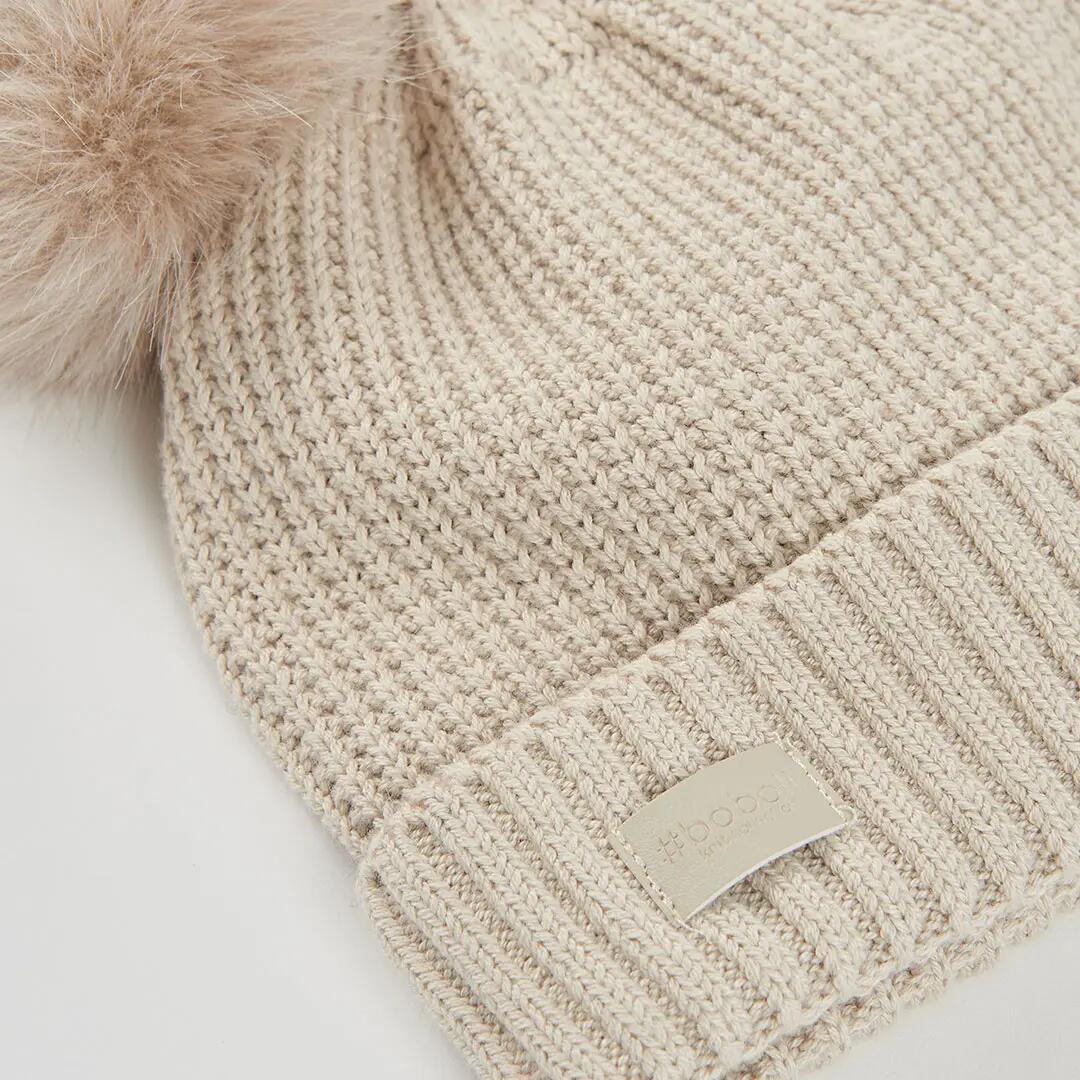 Gorro beige con pompones dobles 2/3