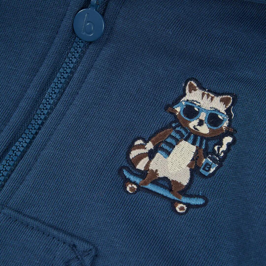 Chaqueta felpa niño azul bordado mapache 3/4