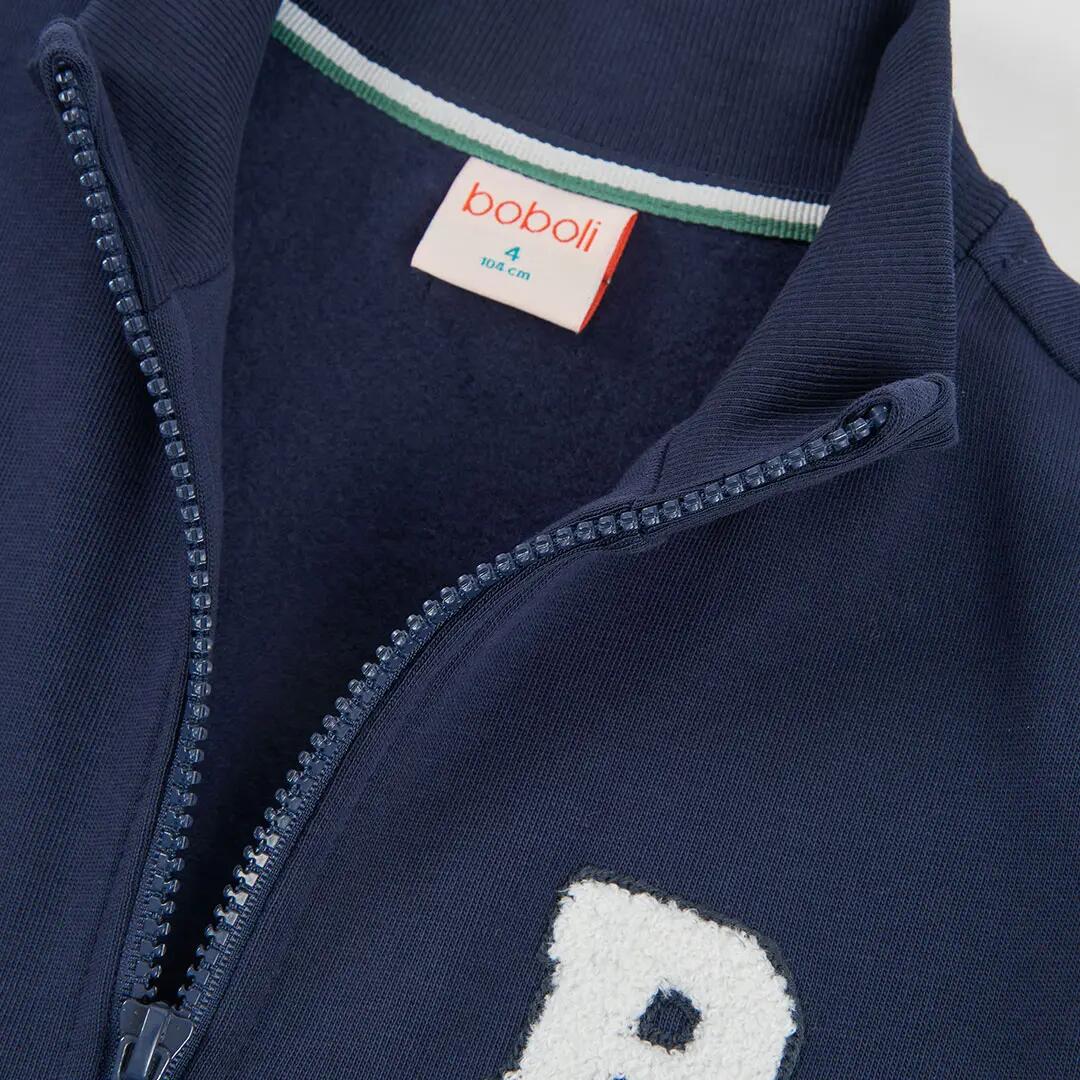 Chaqueta felpa niño azul marino con letra B 3/4