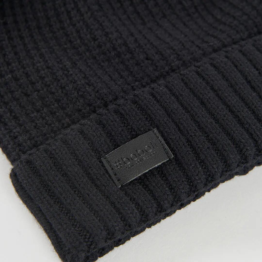 Gorro negro con pompones 2/3