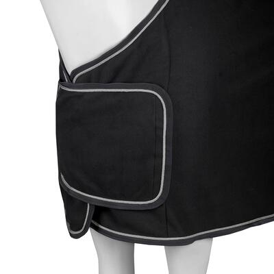 Coperta in pile con patta sul petto e ornamento HORKA