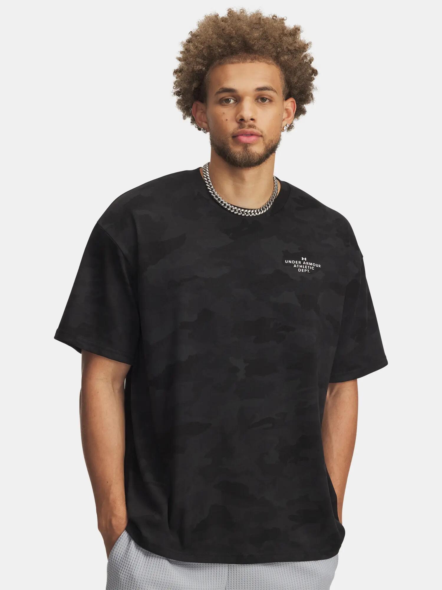 UNDER ARMOUR picture