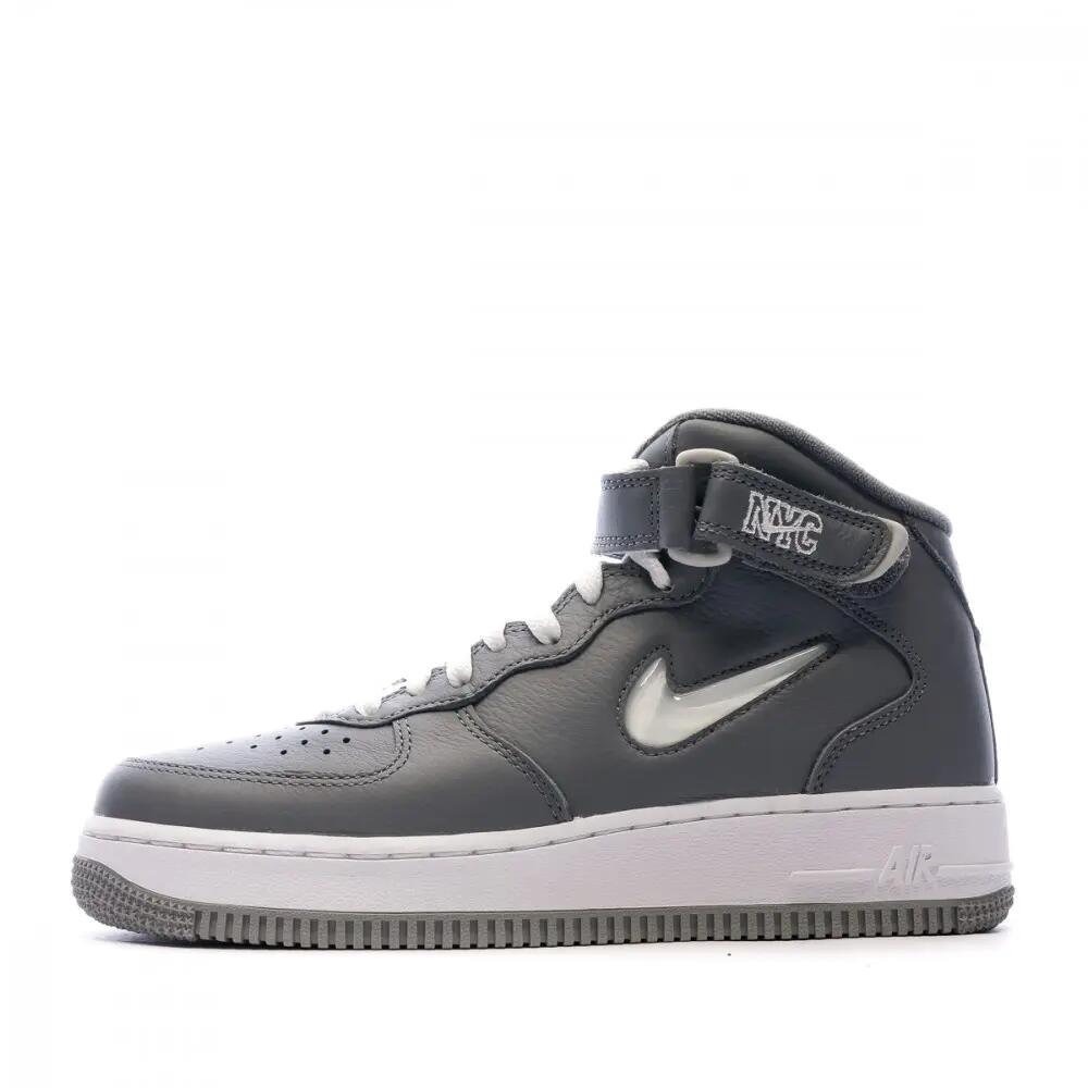 NIKE picture