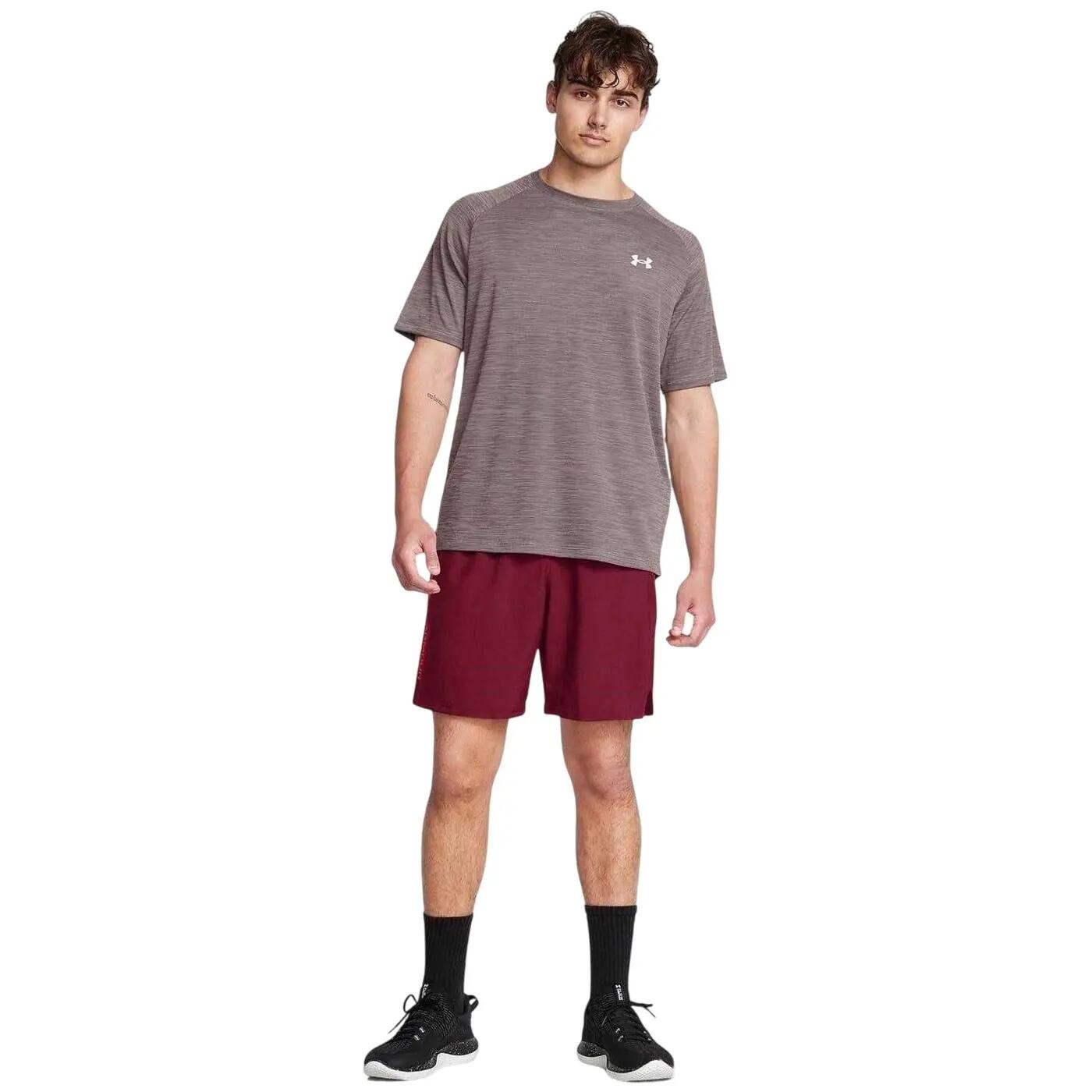 UNDER ARMOUR picture