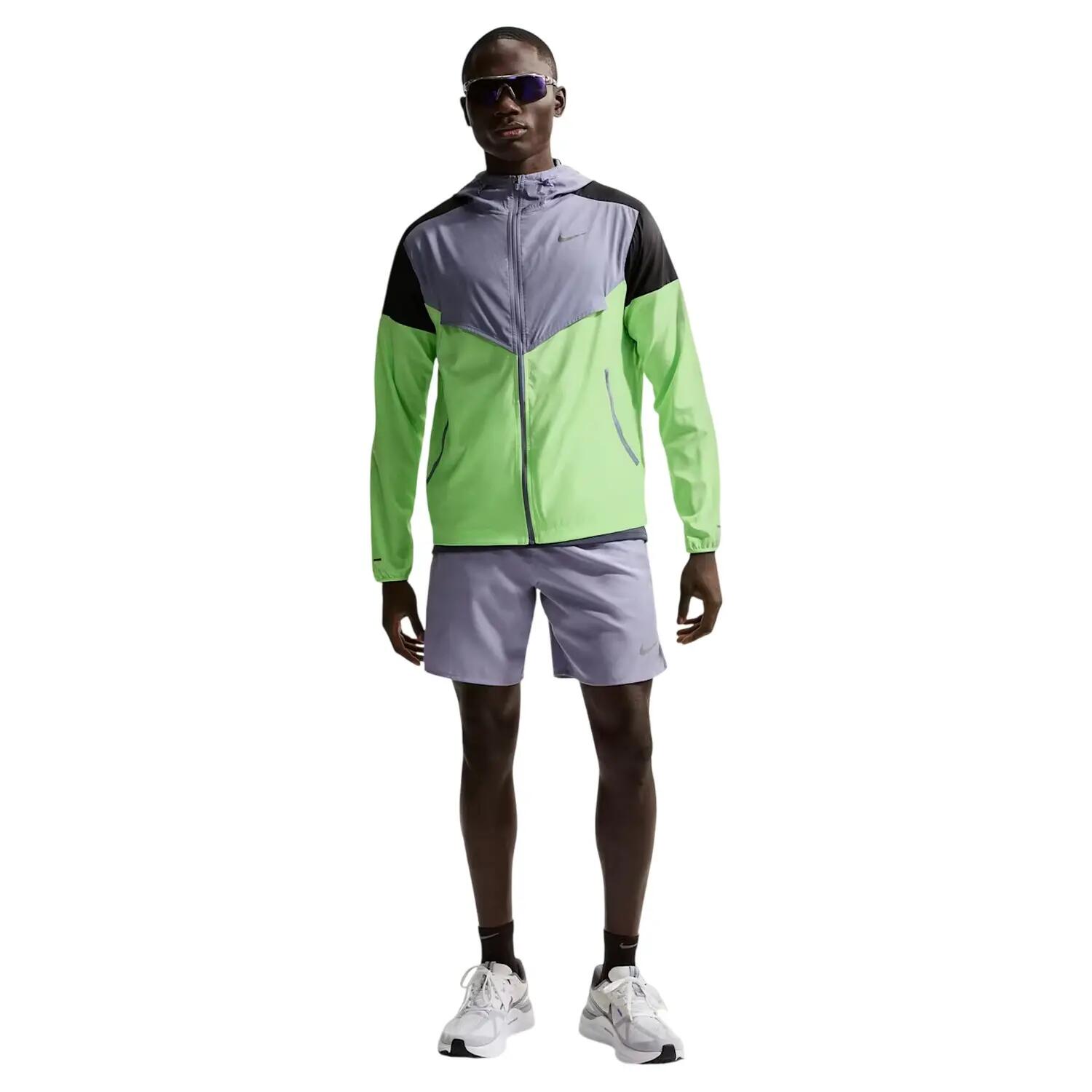 NIKE picture
