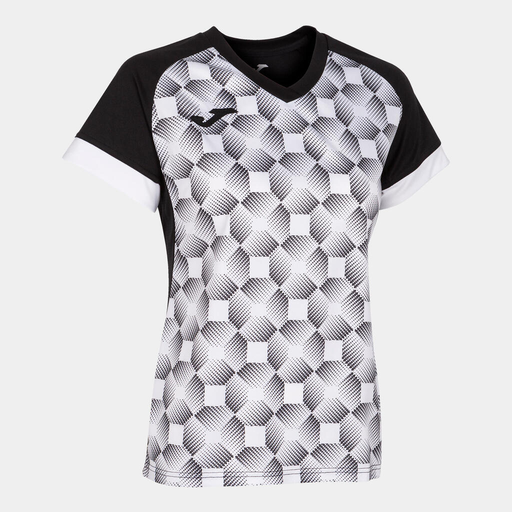 BLACK / WHITE