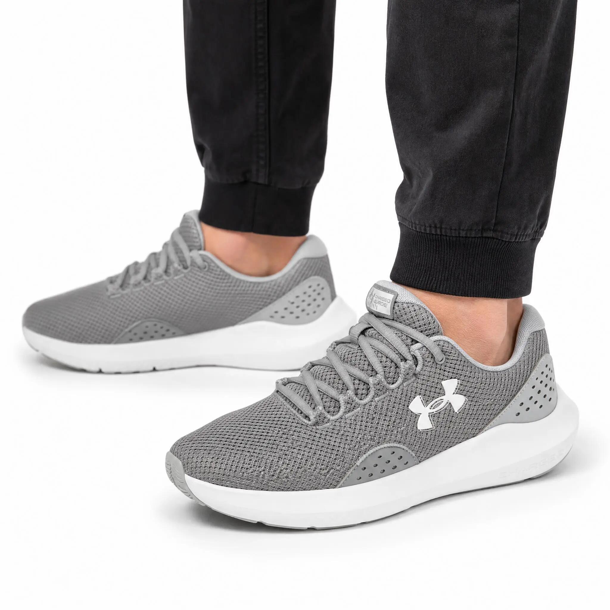 UNDER ARMOUR picture