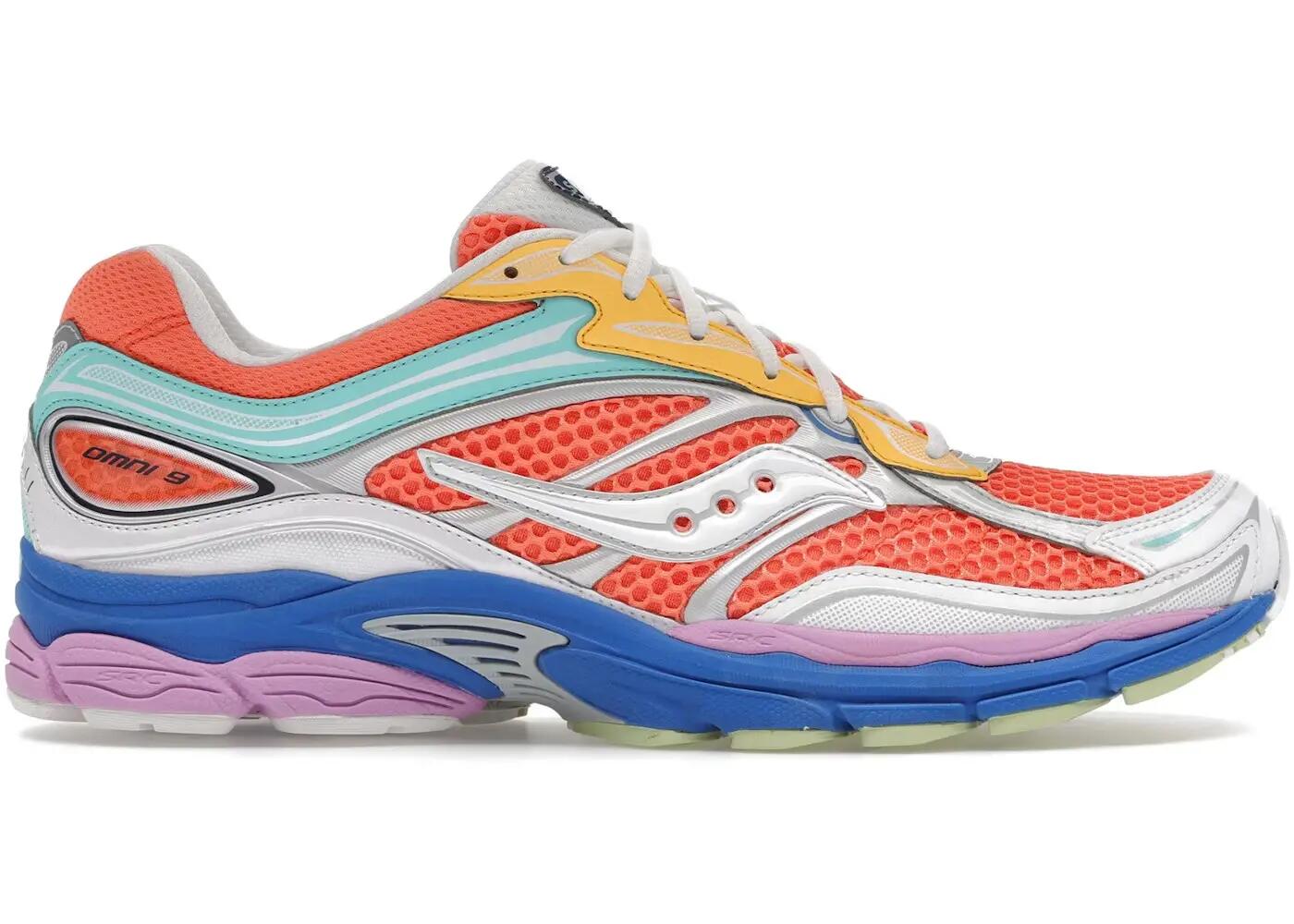 SAUCONY picture