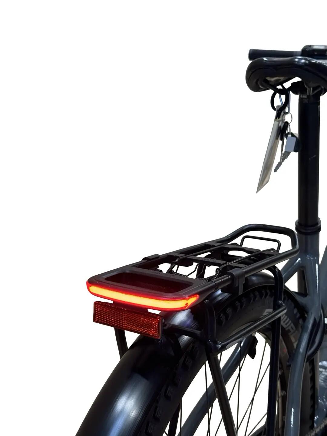 Segunda Vida - bicicleta eléctrica Merida eBig.Tour 400 EQ Shimano - Como nuevo 10/14