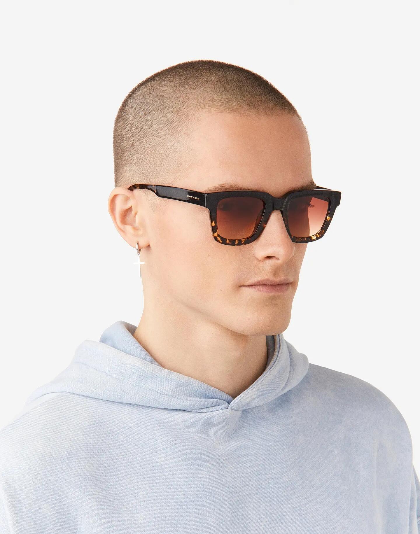 HAWKERS - Zonnebrillen voor Mannen en Vrouwen ONE UPTOWN - CAREY BLACK TERRACOTA 9/10