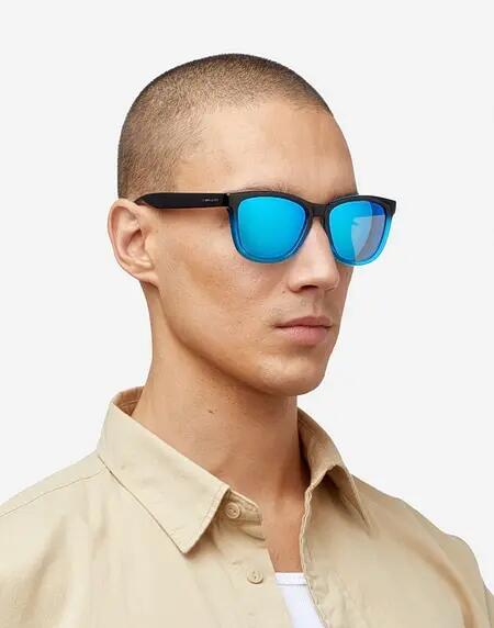 HAWKERS - Lunettes de soleil pour homme et femme ONE - FUSION BLACK CLEAR BLUE 7/8