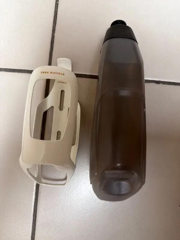 Entre Particuliers - Gourde et porte bidon Trek RSL Aero 2/2