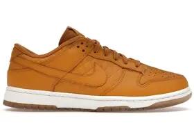 Women - Sport - Shoes - Quilted, Low-cut sneaker - Nike Dunk Low Quilted Wheat 3/3