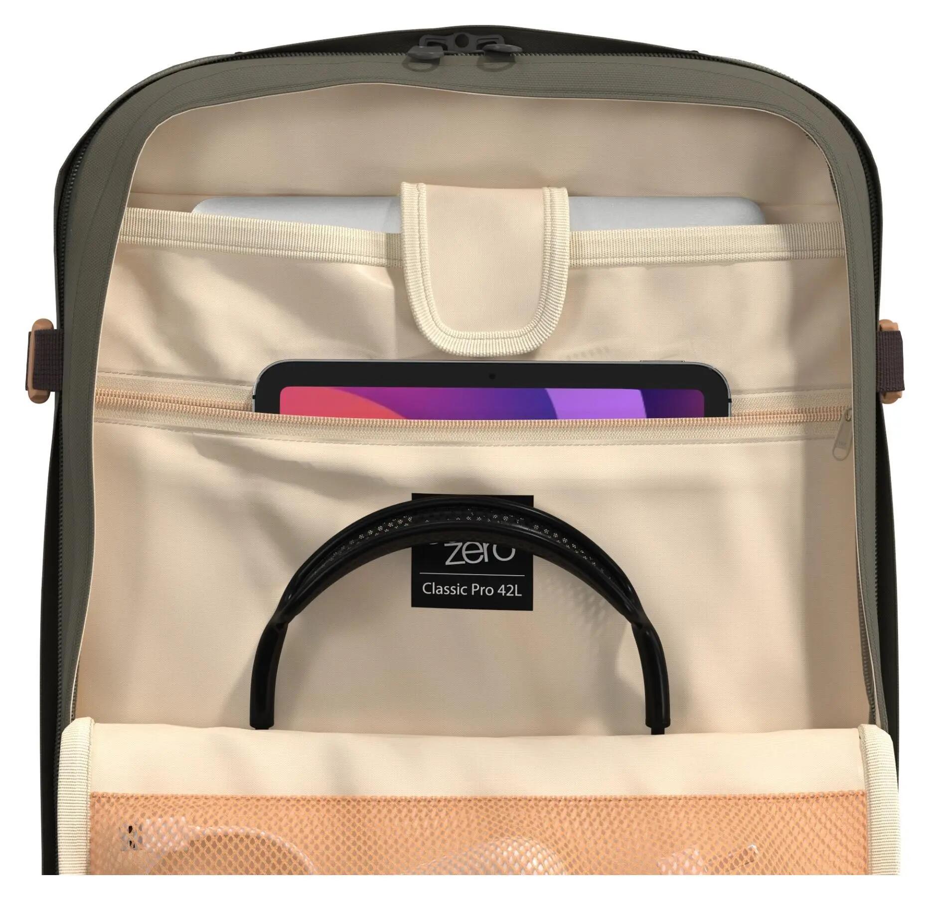 Cestovní batoh CabinZero Classic Pro 42L 11/15