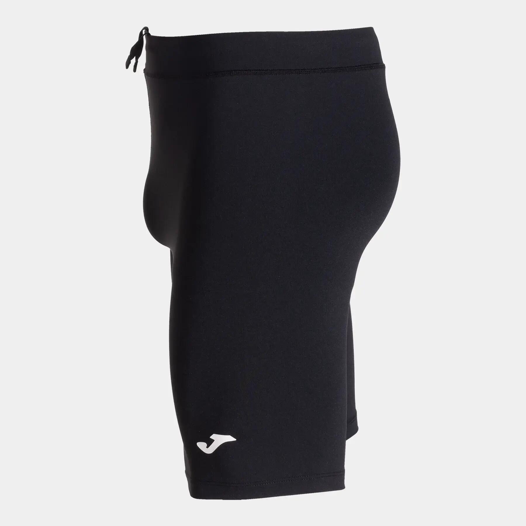 Kurze hose Joma Modell MALLAS CORTAS RECORD NEGRO für männer 3/5