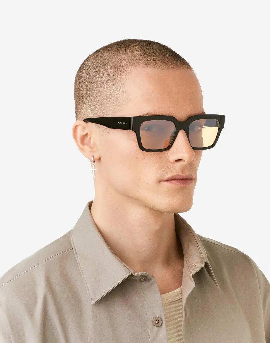 HAWKERS - Zonnebrillen voor Mannen en Vrouwen MATE - BLACK MUSTARD ECO 8/9