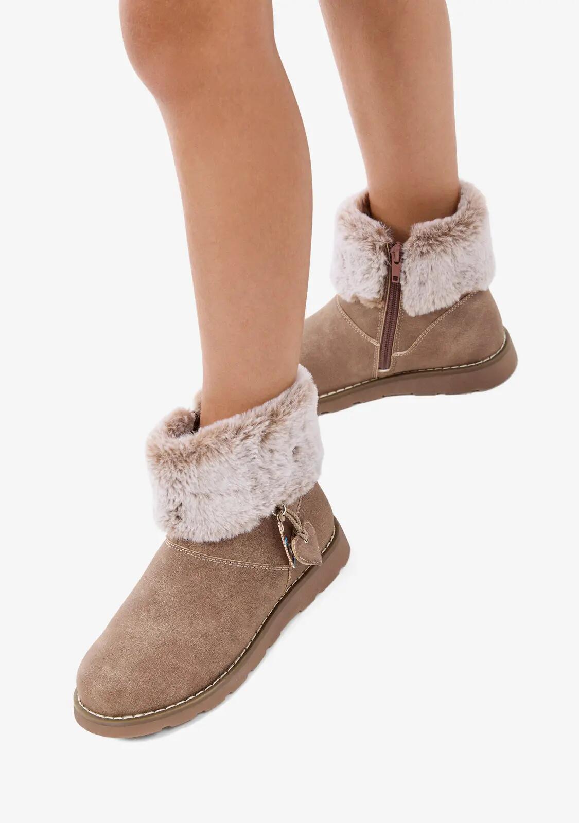 Botines De Niña Con Pelo Y Adorno 3/5