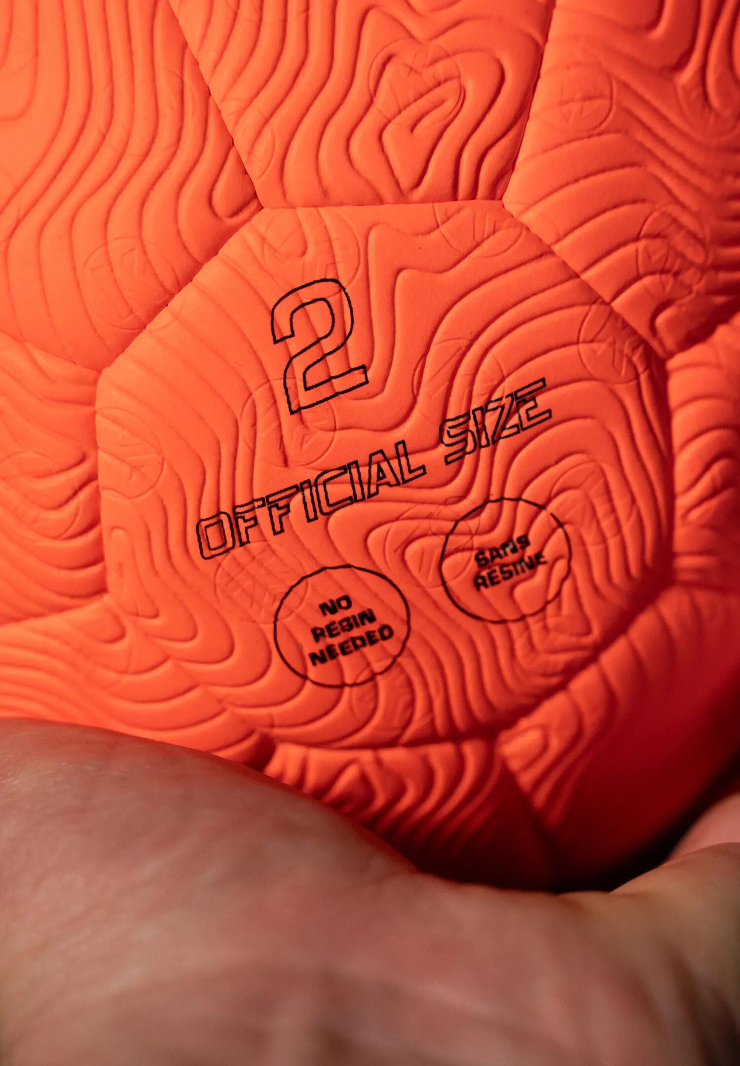 Kempa Handball Spectrum Synergy Spin Size 2  fluo rot/schwarz 3/4