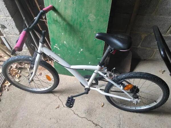 Entre Particuliers - Vélo enfant de la marque Btwin. 2/3