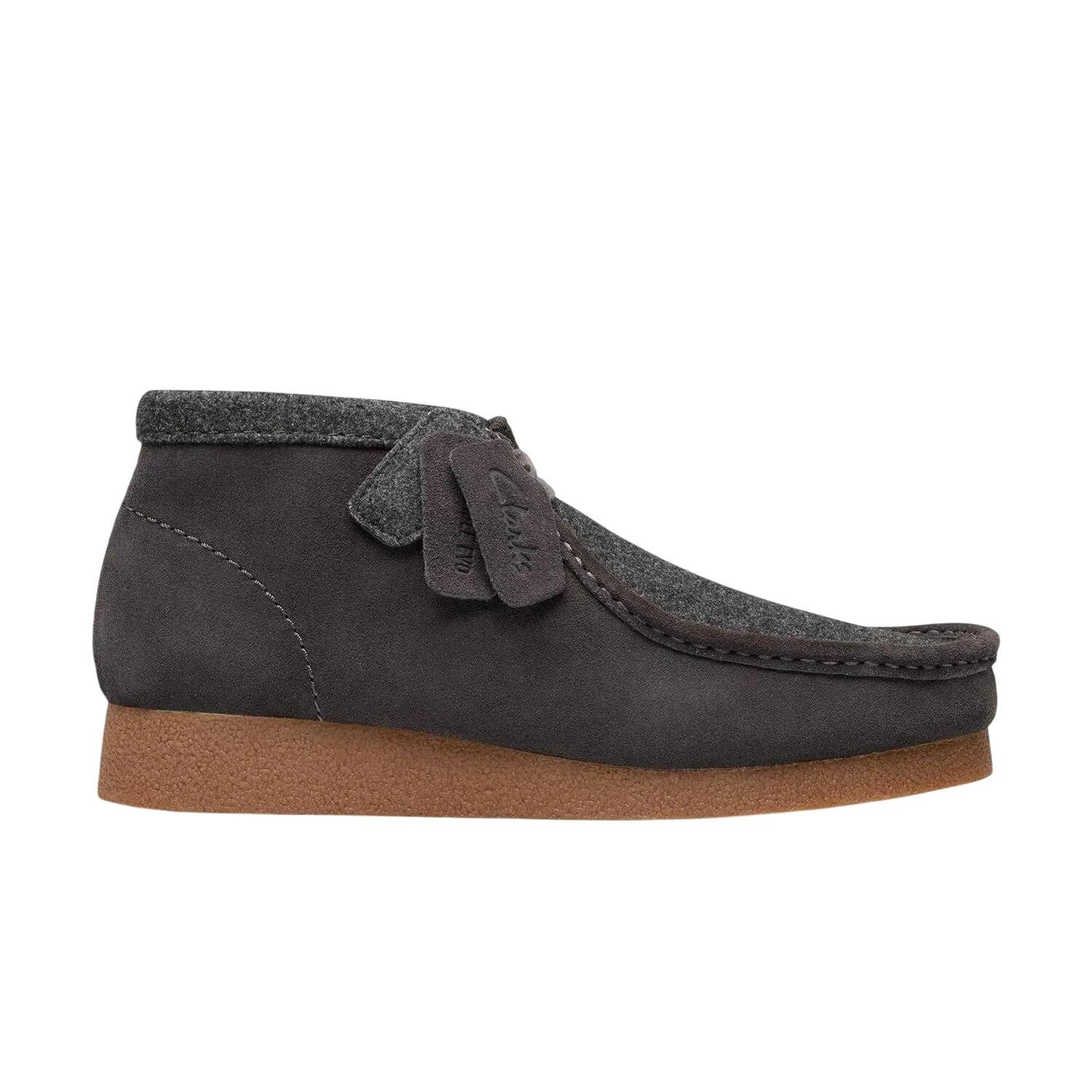 Clarks Mens Wallabee Suede Lace Up Chukka Boots