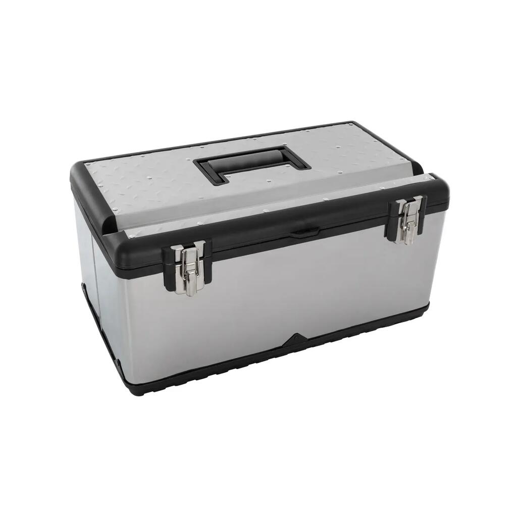 Trunk with reinforcement and metal closures