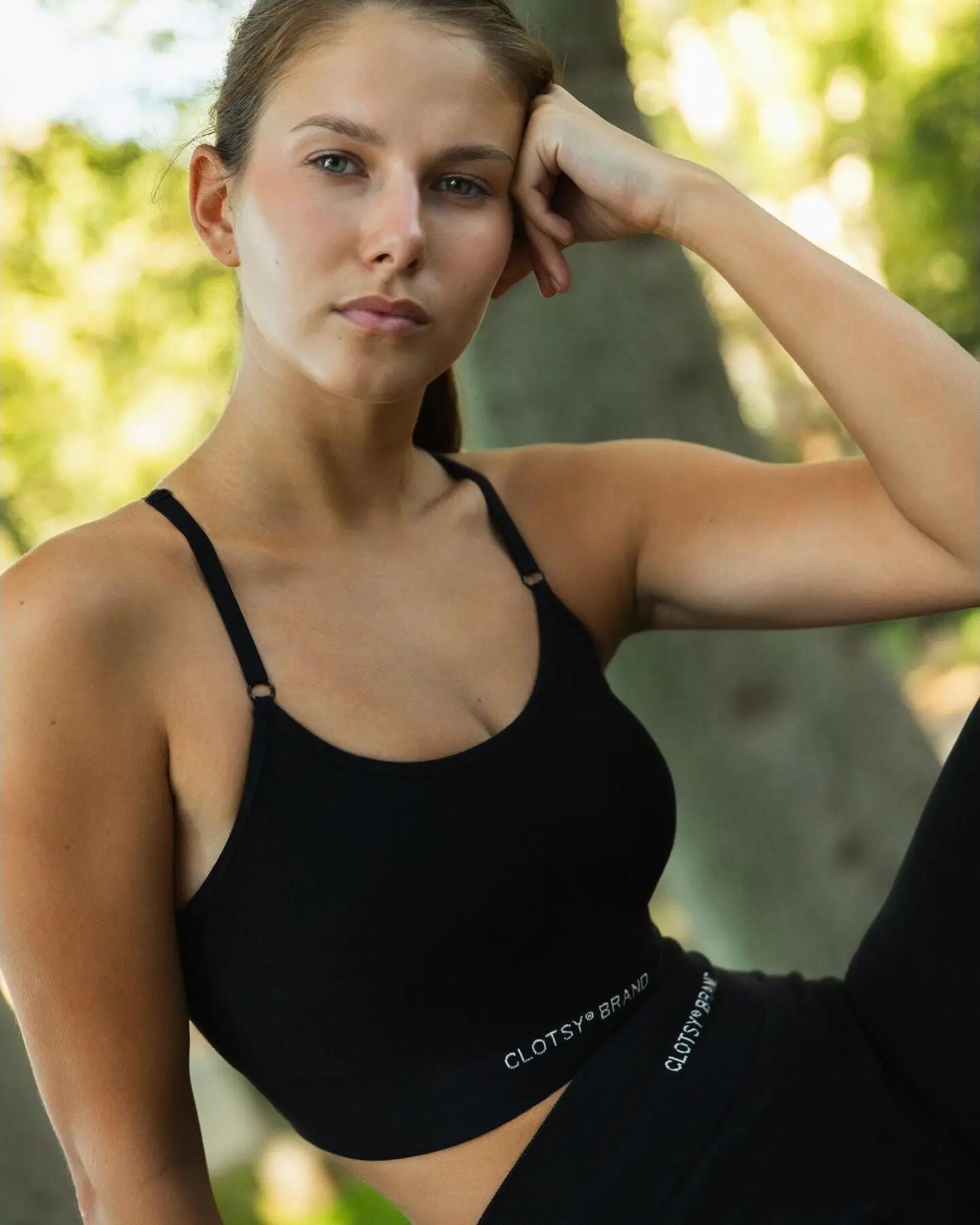 Top deportivo - Fitness - Mujer - Cruzado, sin costuras, sujeción media - Negro 4/9
