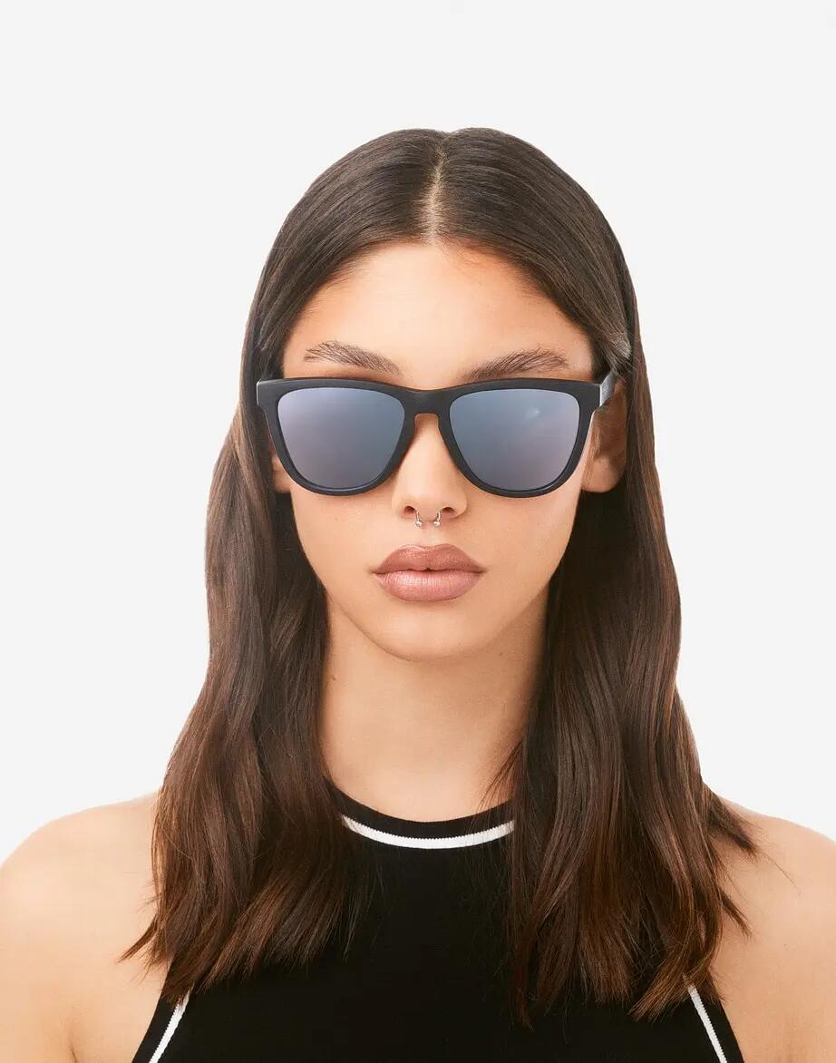 HAWKERS Lunettes de Soleil Homme et Femme POLARIZED BLACK CHROME ONE RAW 7/9