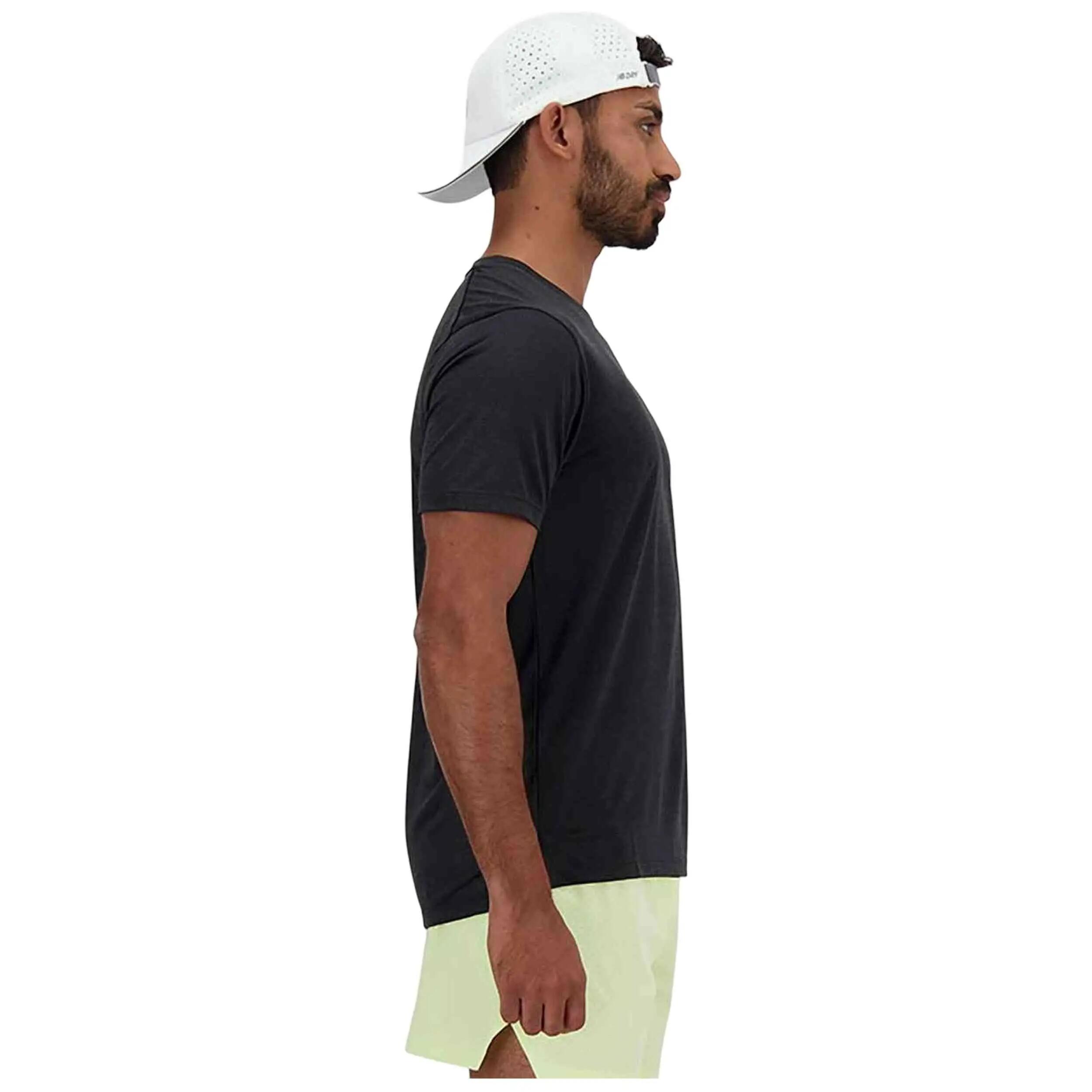 T-shirt New balance modèle MT41253BK pour unisexe 2/7