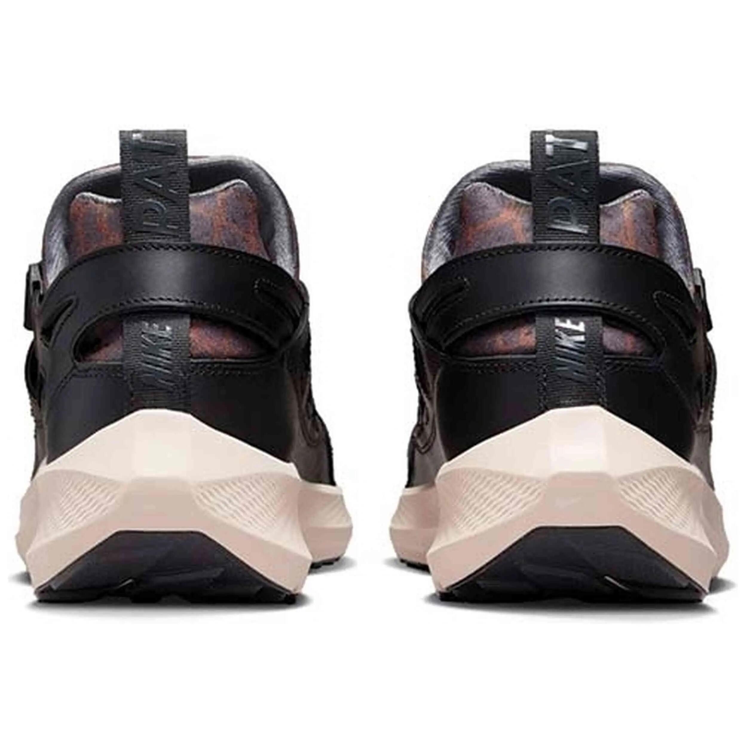 Sapatilhas Nike modelo Nike Air Huarache 20Y24 x Patta "Black" para homem 4/5