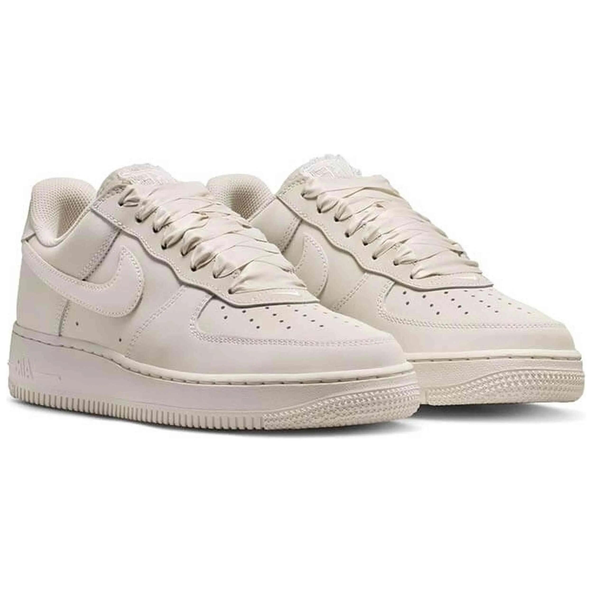 Sapatilhas Nike modelo IR0871-100 para mulheres 3/5