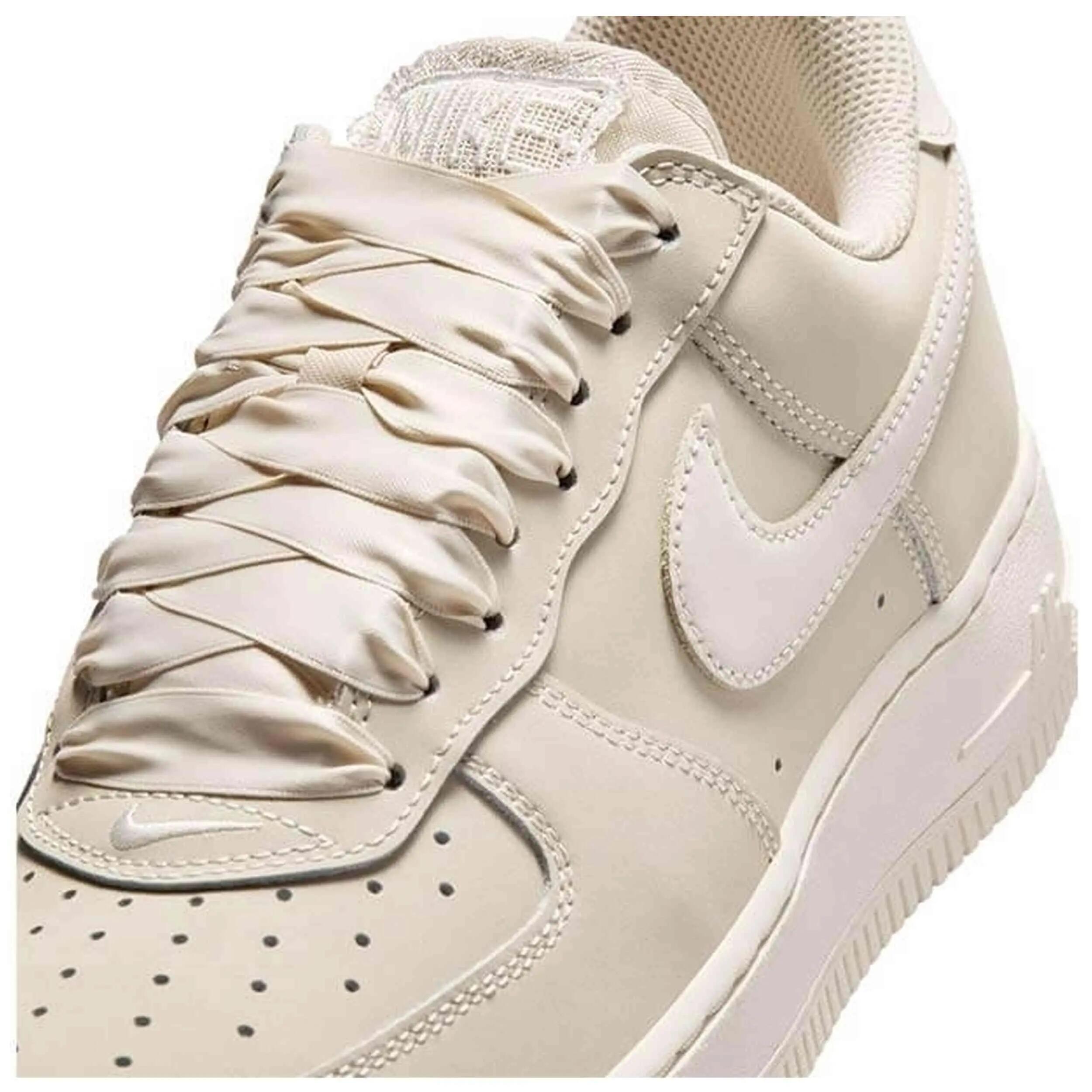 Sapatilhas Nike modelo IR0871-100 para mulheres 2/5
